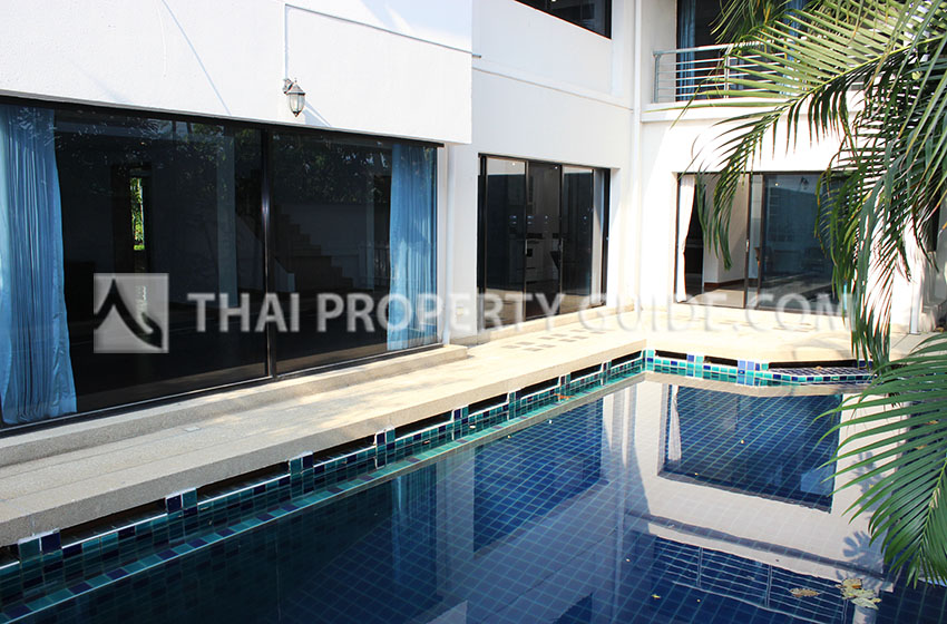 House with Private Pool in Nichada Thani 
